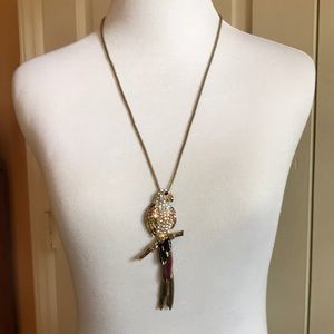 Rhinestone Perch Parrot Pendant Fashion Necklace